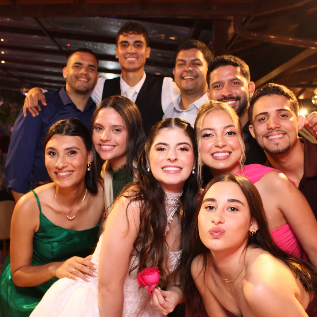 Totem fotográfico na festa de casamento da Lara e Carlos Tadeu